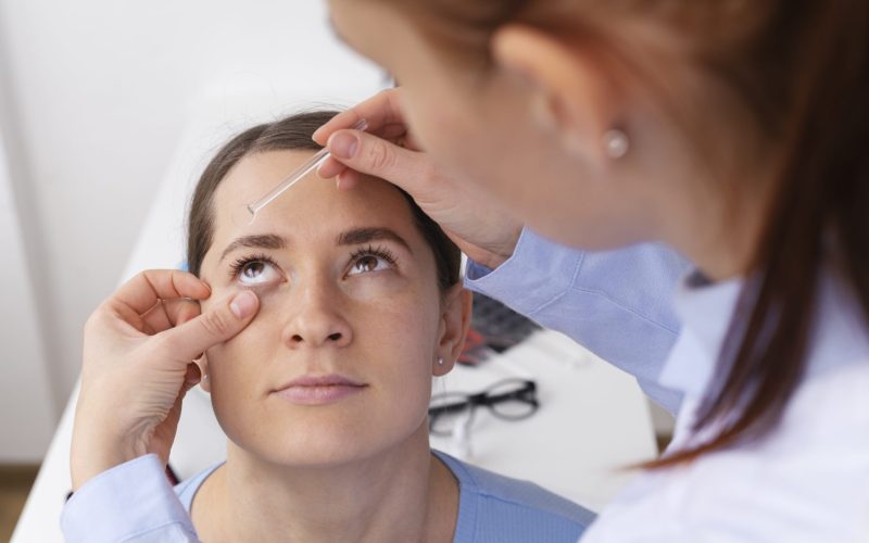 doctor-testing-patient-eyesight (1)